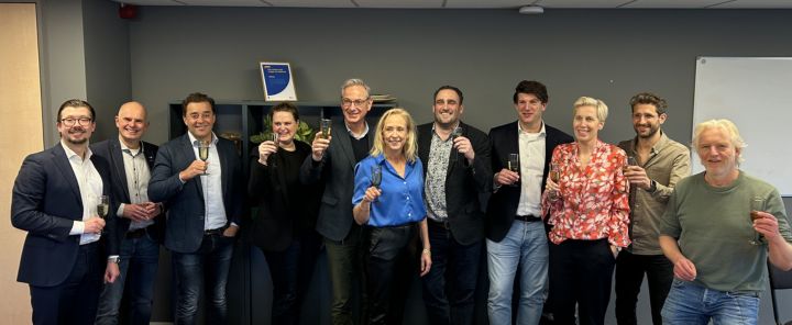 ondertekening door ROHA van de overeenkomsten met HealthConnected en ZorgDomein